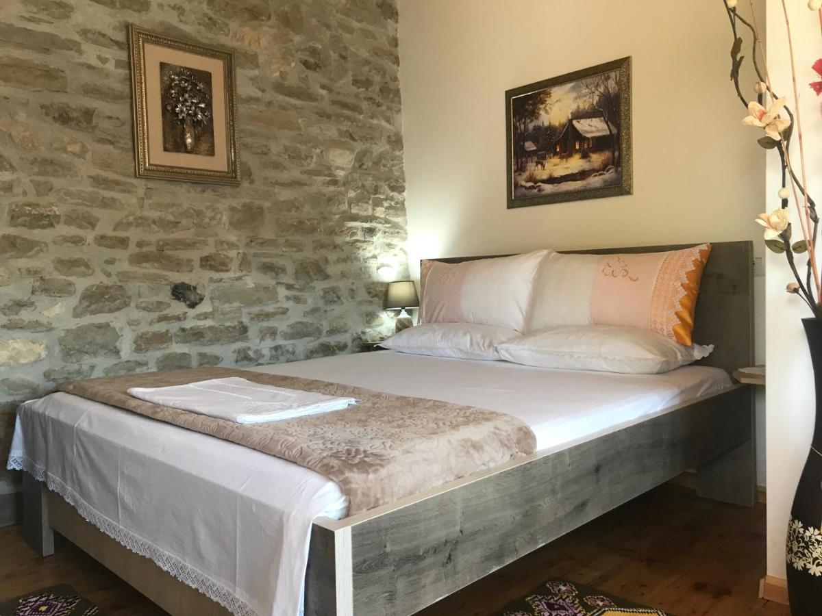 The Mosaic House - Shtepia Me Mozaik Hotel Permet Bagian luar foto