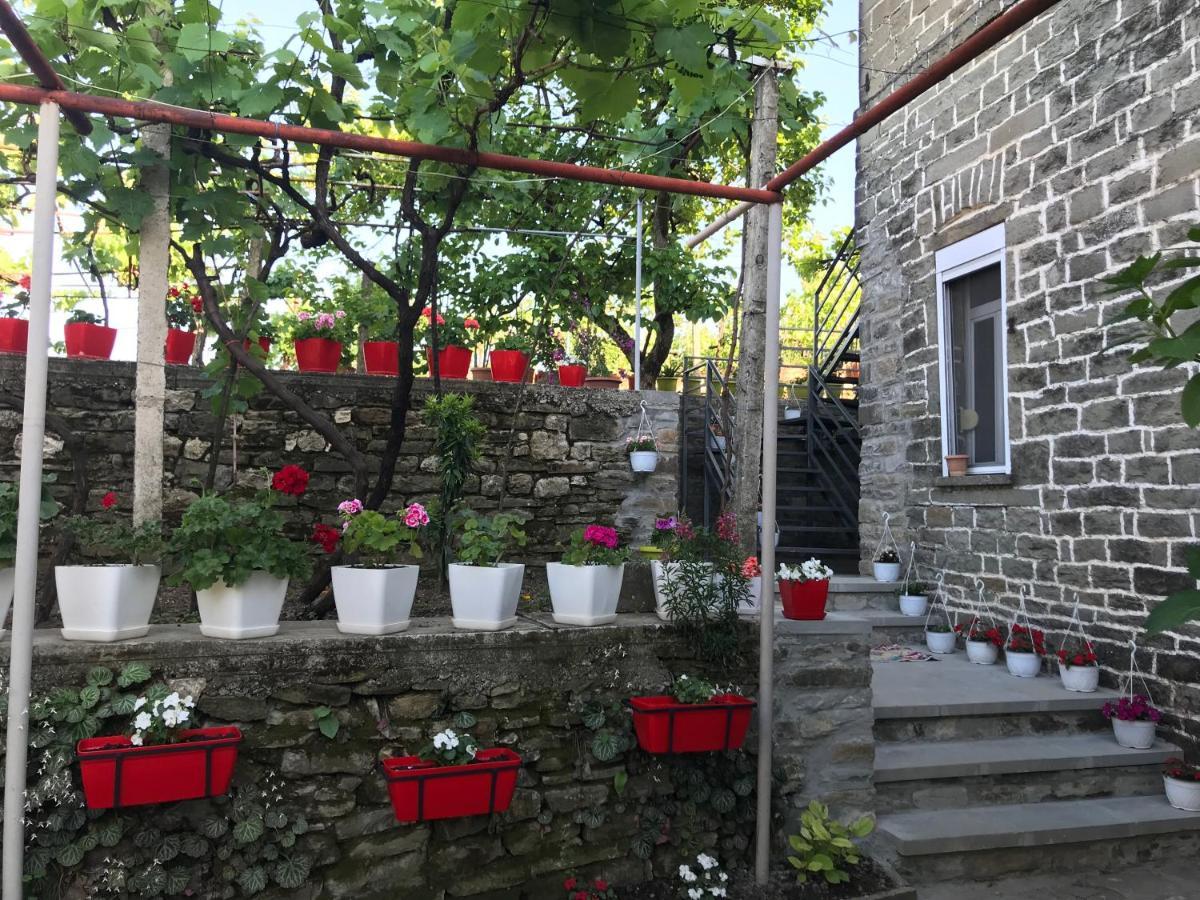The Mosaic House - Shtepia Me Mozaik Hotel Permet Bagian luar foto