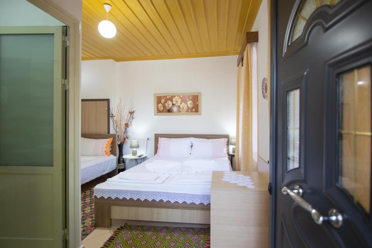 The Mosaic House - Shtepia Me Mozaik Hotel Permet Bagian luar foto