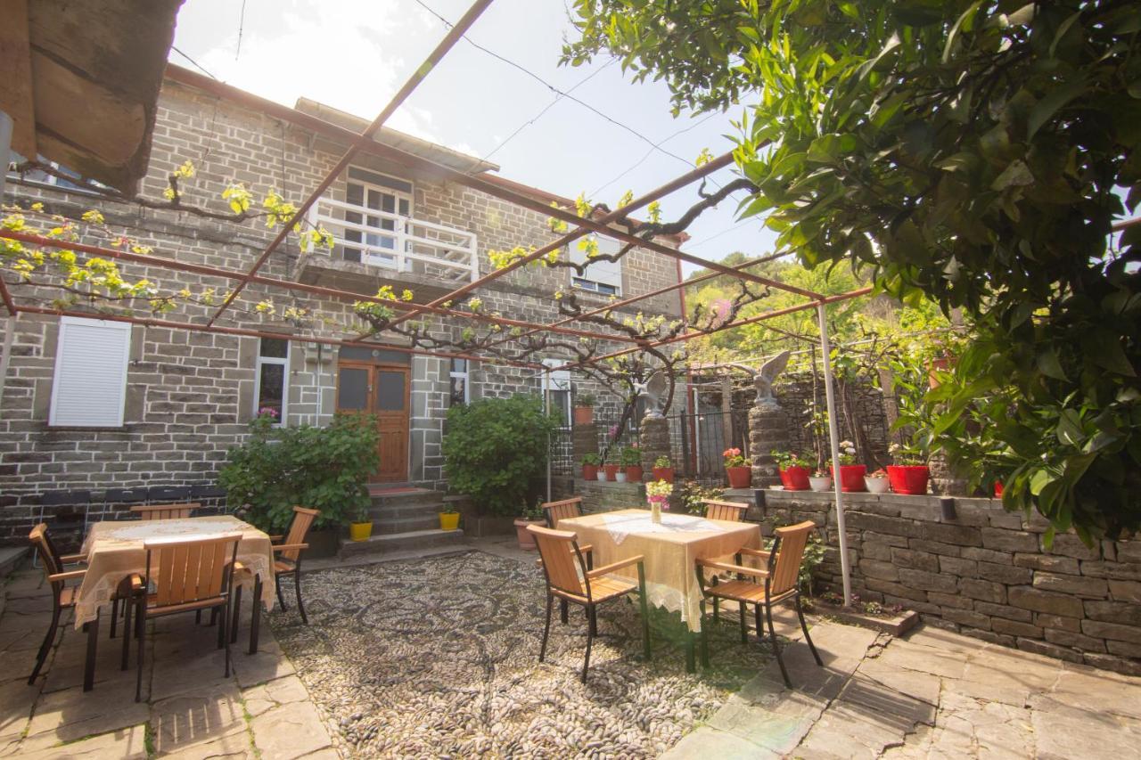 The Mosaic House - Shtepia Me Mozaik Hotel Permet Bagian luar foto